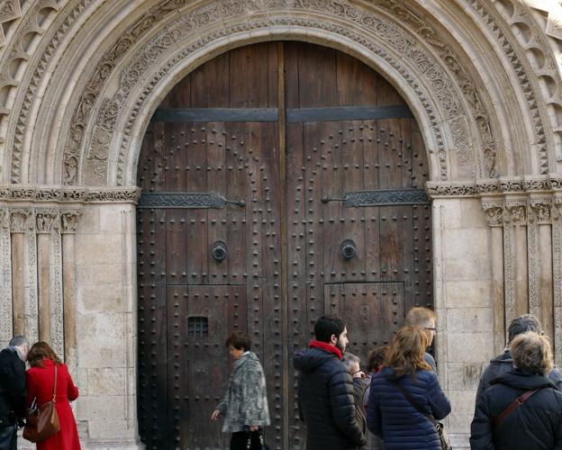 El vandalismo se ensaña con los monumentos y edificios emblemáticos valencianos