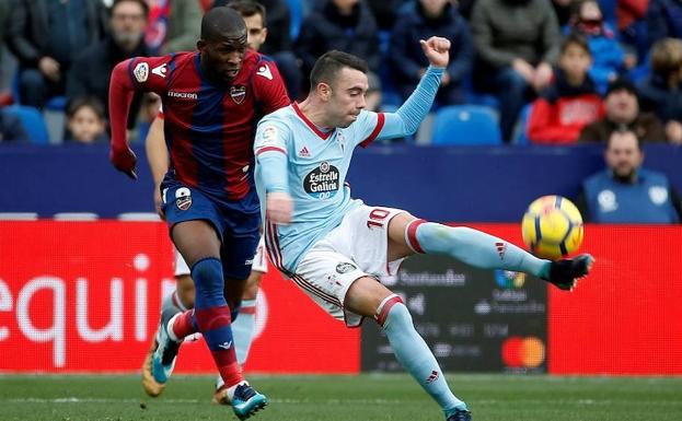 La Liga informa a la Federación de los supuestos insultos racistas de Aspas a Lerma