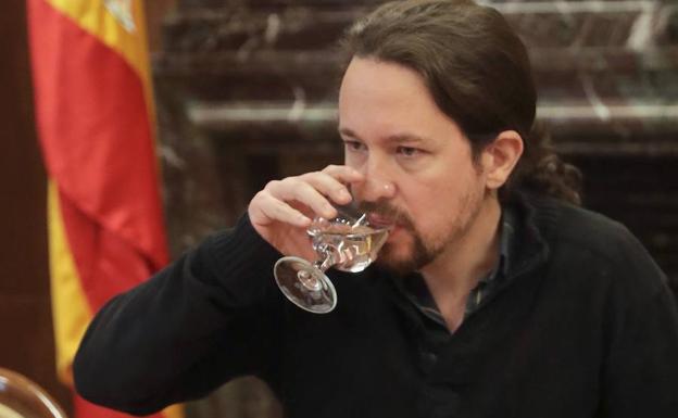 Iglesias critica el «culebrón» catalán y urge a investir un president