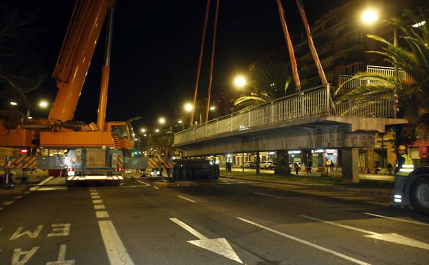 Grezzi y Ribó exponen en una guía los «graves problemas» que ocasionan en Valencia los coches privados