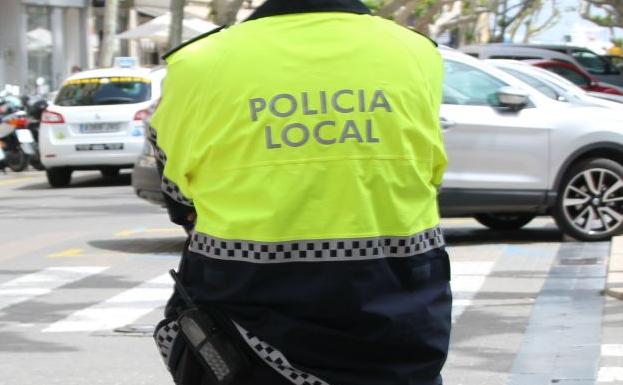 Detenido un hombre que robaba por encargo en tiendas de ropa