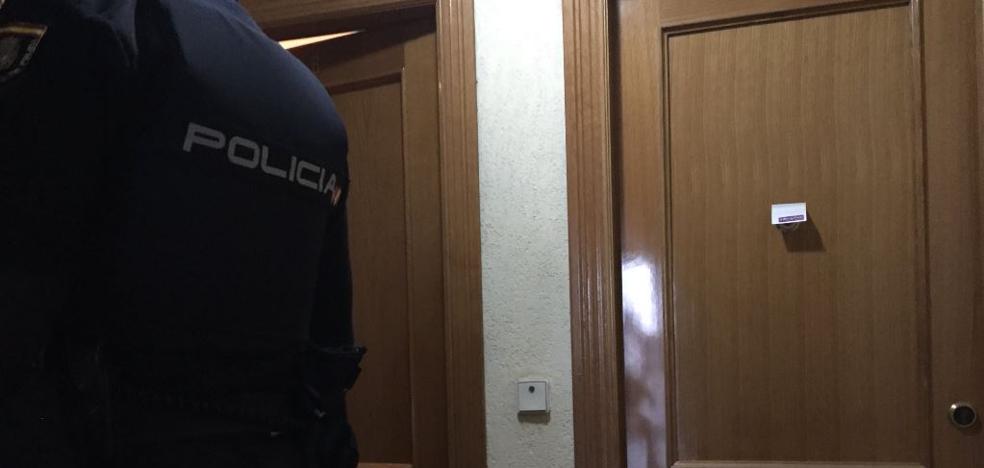 Atrincherado tres horas tras violar a una joven compañera de piso