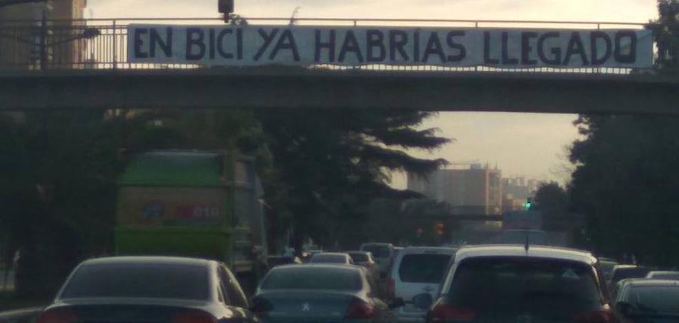 Los atascos desatan la colocación de pancartas en Valencia