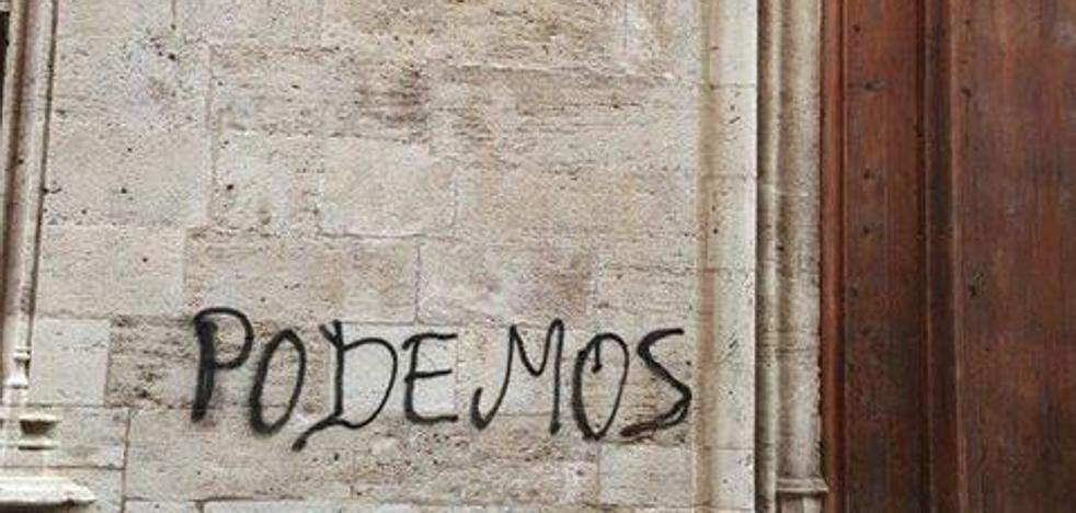 Otro acto de vandalismo llena de pintadas la Lonja