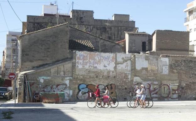 El Cabanyal, querido por extranjeros y olvidado por el Ayuntamiento