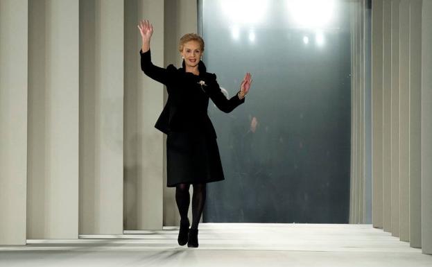 La diseñadora Carolina Herrera suelta las riendas de su marca