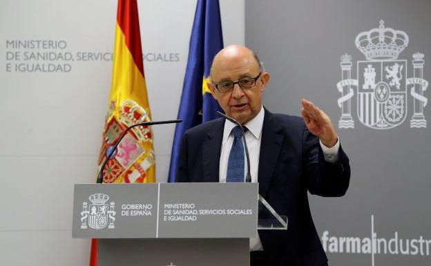 Montoro garantiza a los barones del PP que no habrá quita de deuda autonómica