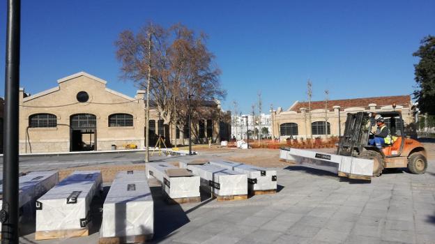 El paso de los trenes impide que se disparen los castillos en el Parque Central