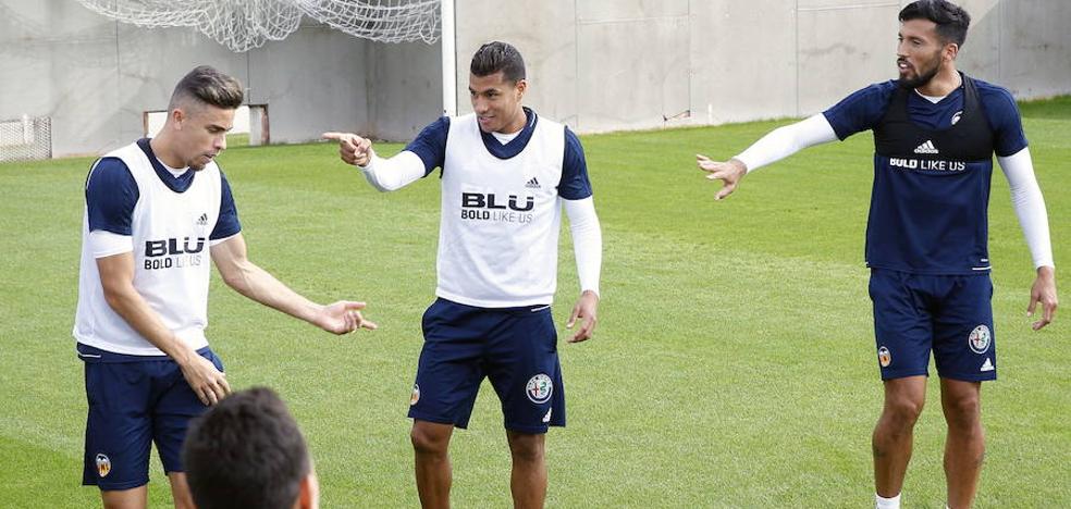 Jeison Murillo se retira del entrenamiento tras recibir un golpe