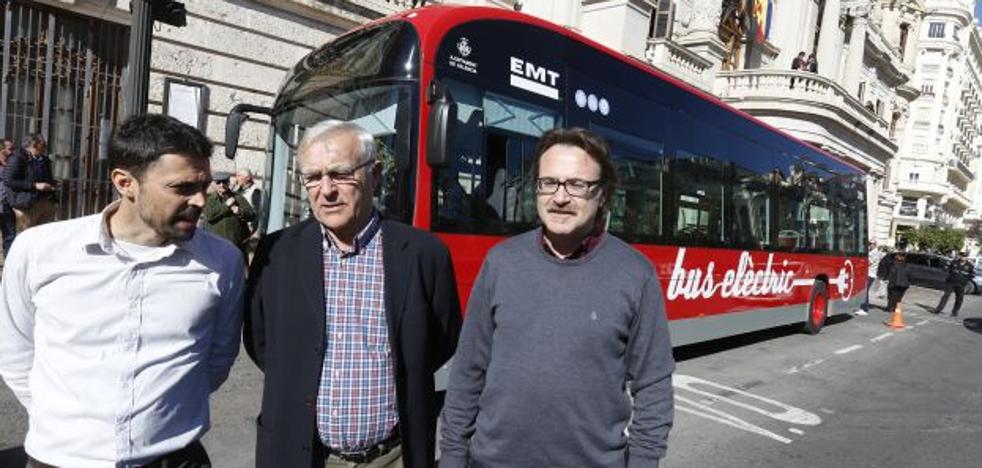 Grezzi culpa de los atascos a los conductores que van solos en el coche