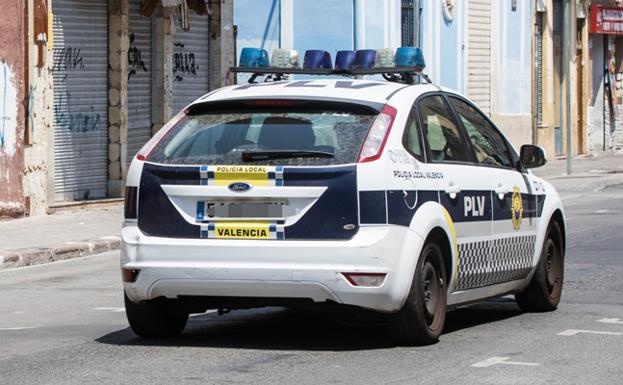 Dos hombres violan a una joven en Valencia