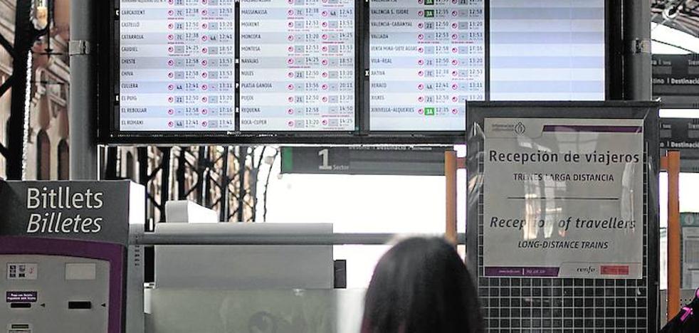 El plan de Cercanías sigue parado mientras vuelven las averías y retrasos