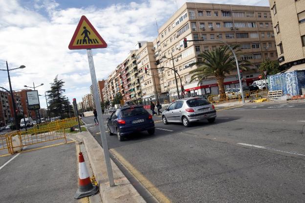 Señales descatalogadas en 2003 en la avenida del Cid por el desmontaje de las pasarelas