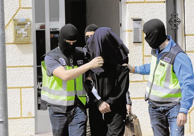 Interior aumenta el control de los 22 presos islamistas para evitar que recluten a otros internos