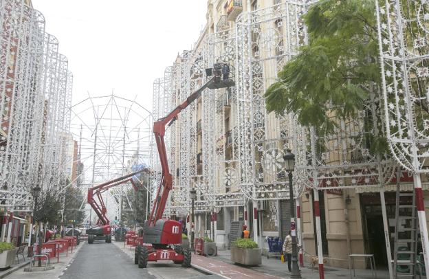 Cuba quiere mantener el oro con unas luces a juego con los colores de la falla