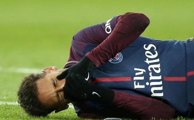 Neymar, operado