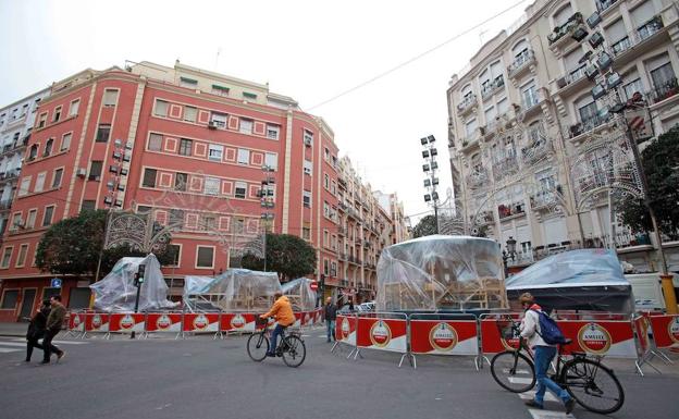 Las primeras piezas de las fallas ya están en la calle