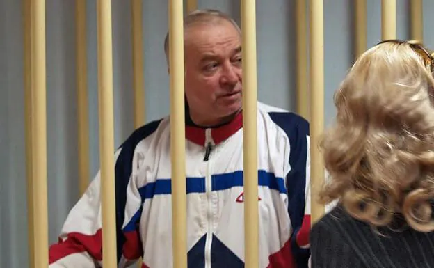 El exespía ruso Skripal y su hija siguen en estado crítico