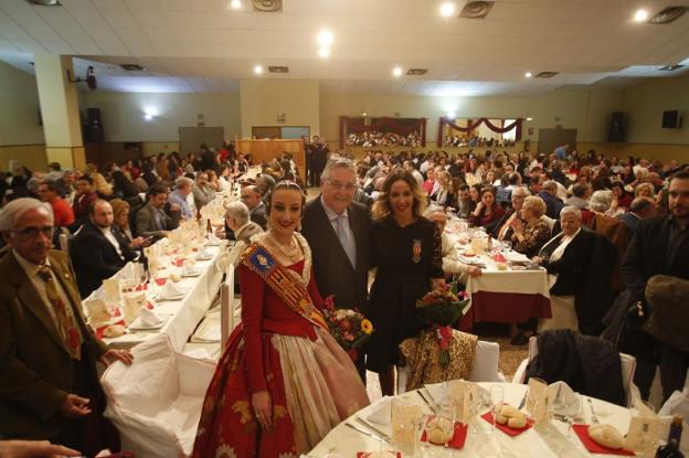 Ampar Cabrera gana para su falla el premio Bernat i Baldoví al mejor llibret