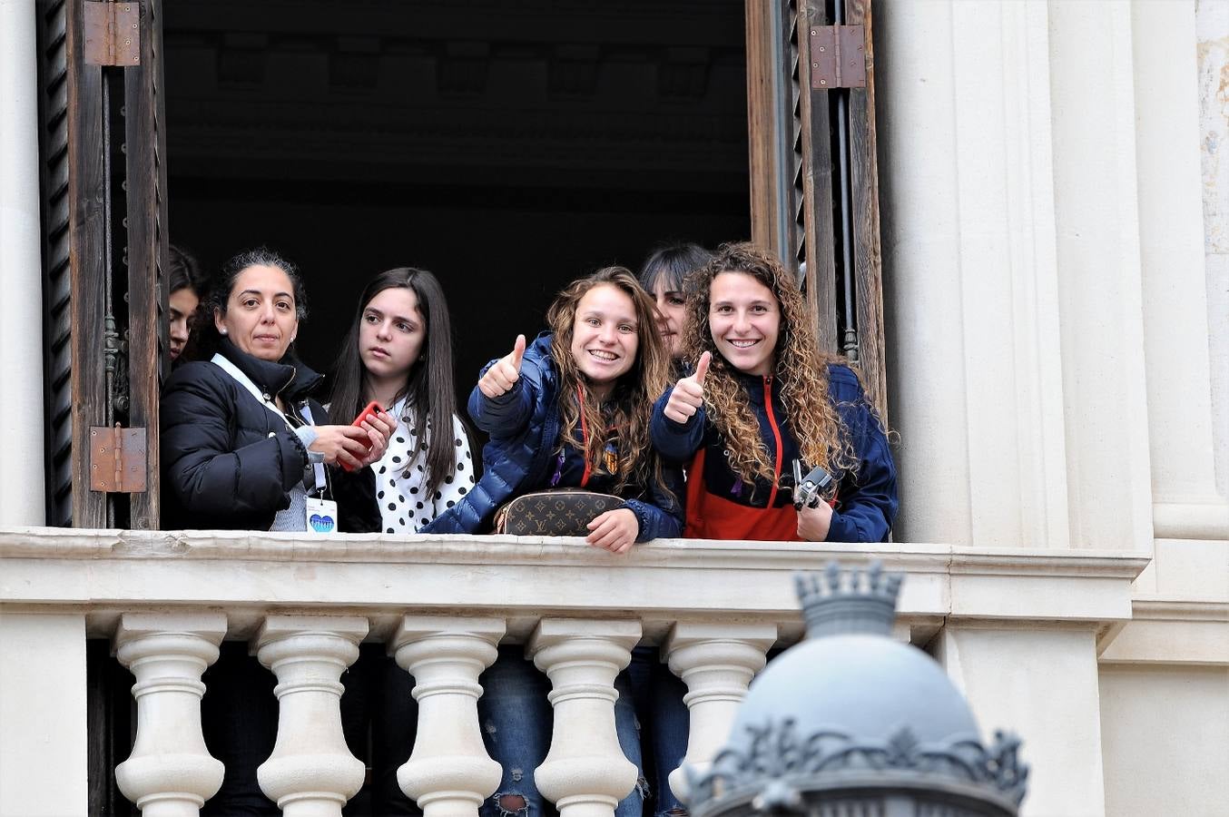 Búscate en las imágenes de la mascletà del 8 de marzo, Día de la Mujer