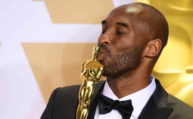 Piden quitar el Oscar a Kobe Bryant