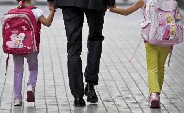 La Generalitat amplía la condición de familia monoparental a nuevas situaciones