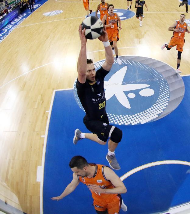 El Valencia Basket sigue de cerca a Ponitka para la próxima campaña