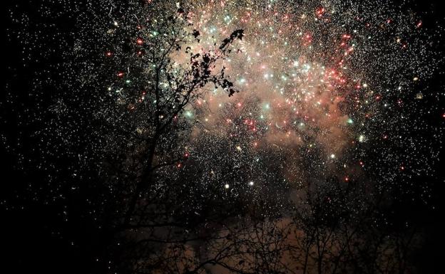 Fotos de la mascletà nocturna de colores del sábado 10 de marzo en las Fallas 2018