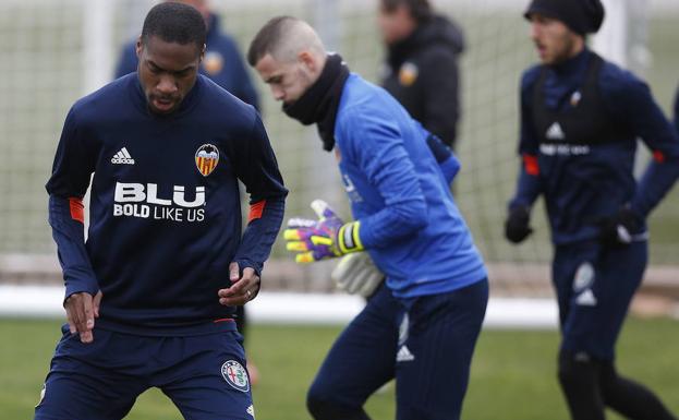 Kondogbia y Gayà podrán jugar contra el Alavés