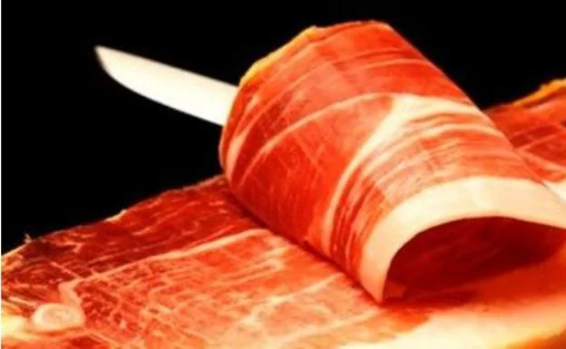 Dos valencianos compiten este domingo en un concurso nacional de cortadores de jamón