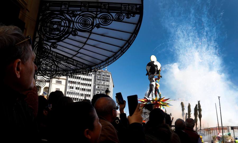 Mascletà de pirotecnia Crespo de Alzira en las Fallas 2018