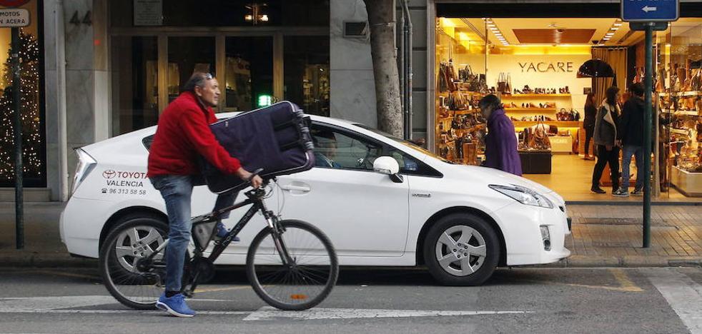 Cientos de taxis se quedan sin circular en Valencia por un error en la tarifa