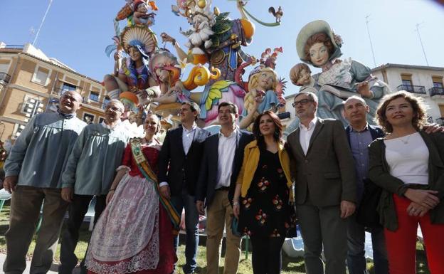 Los dos famosos invitados que han coincidido hoy en la mascletà de Valencia