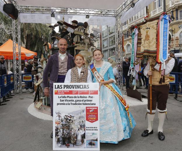 Reina-Paz y El Pilar reciben los premios a la tradición valenciana