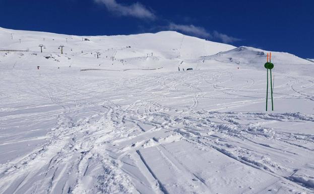 Baqueira y Sierra Nevada, las caras contrapuestas de la nieve