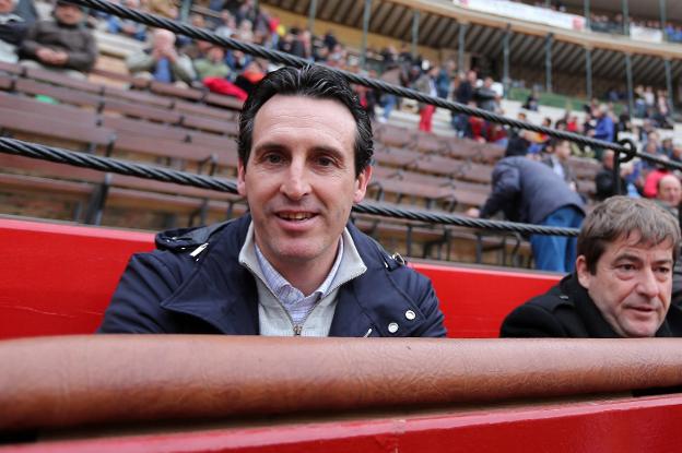 MUJERES BAJO LA LLUVIA