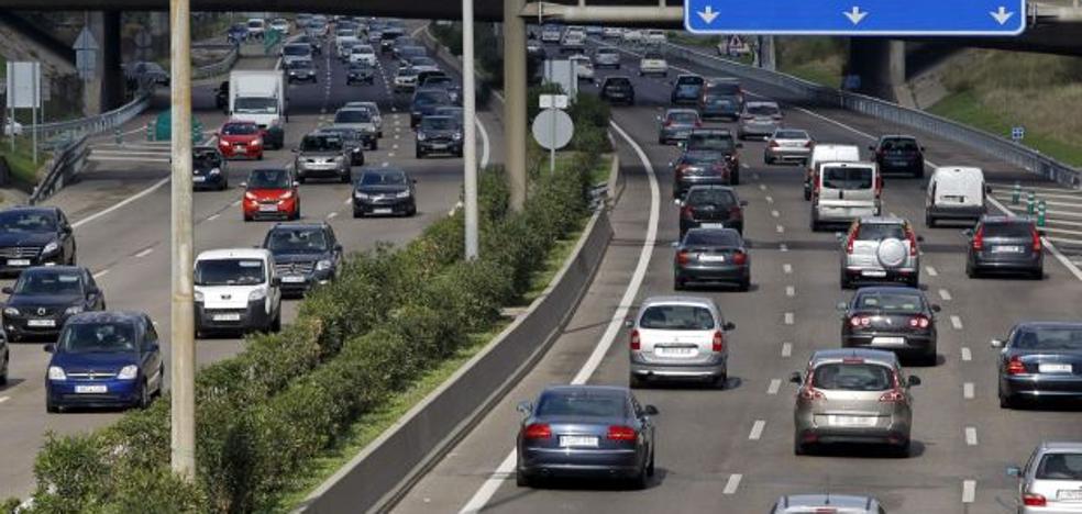 Multas de 200 euros por circular por el carril izquierdo