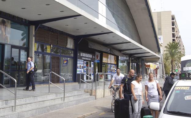 Detenido en Valencia por amenazar con un cuchillo al conductor de un autobús