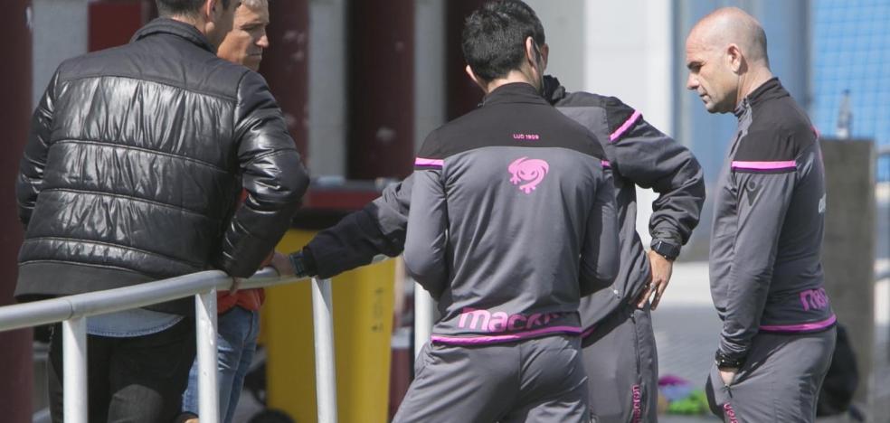 Paco López machaca con el mando a distancia