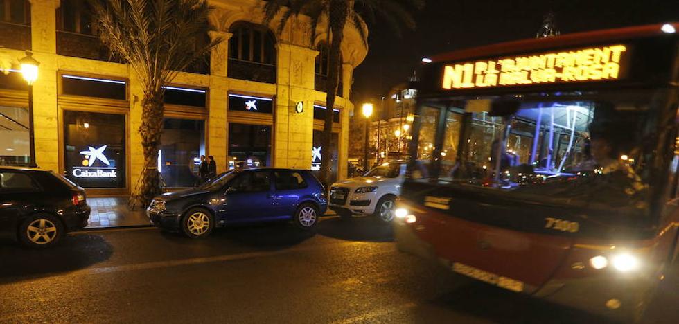 Una mujer es atropellada por un autobús de la EMT en la plaza del Ayuntamiento