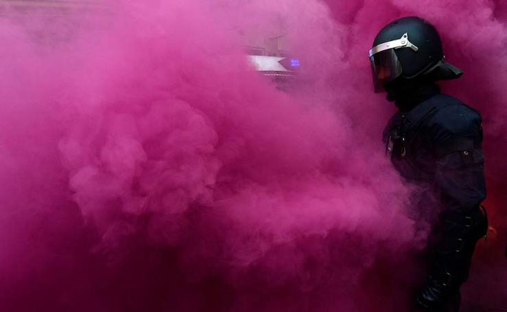 Tensión en Barcelona entre manifestantes independentistas y los Mossos