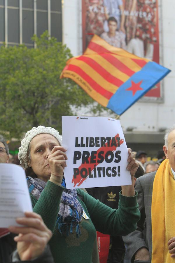 Fotos de la concentración en Valencia a favor del independentismo catalán