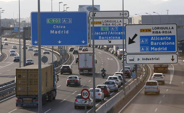 Las vacaciones de Semana Santa empiezan con retenciones en la carreteras valencianas