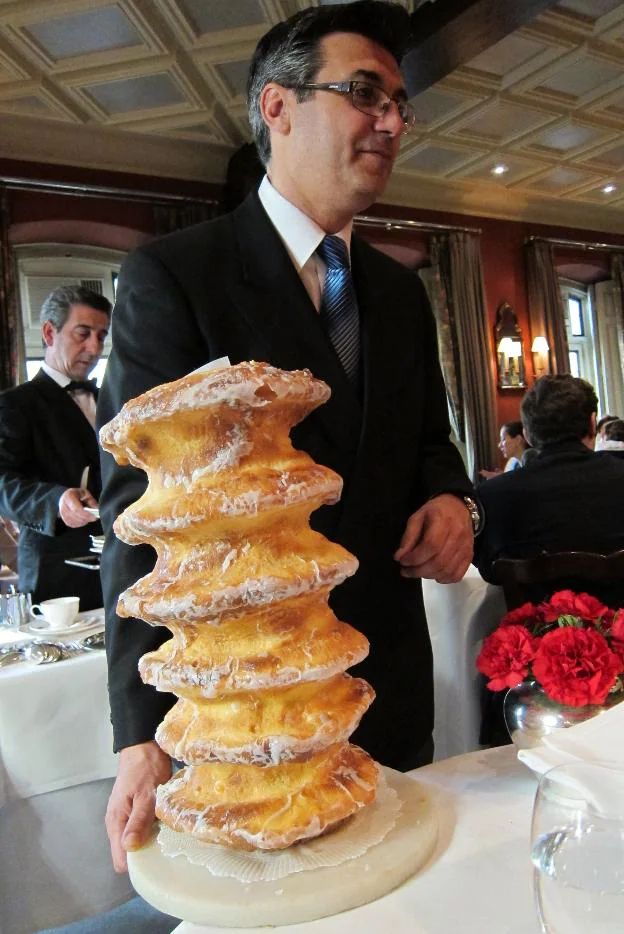 El 'Baumkuchen' del restaurante Horcher (Madrid). / a. vergara