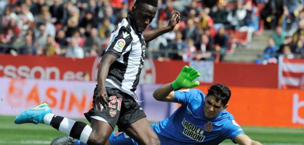 Boateng no vuelve a Valencia con el equipo por su golpe en la cabeza