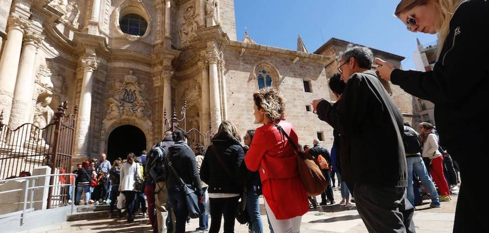 Valencia se llena de turistas también en Semana Santa