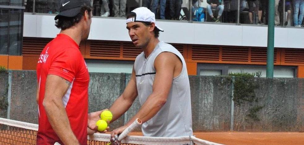 Nadal estrena la pista de la plaza de Toros de Valencia