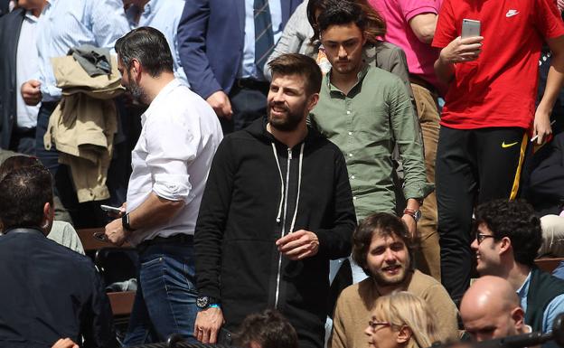 Piqué, primer famoso en Valencia