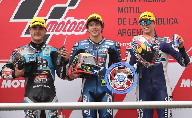 El valenciano Arón Canet, nuevo líder del Mundial de Moto3