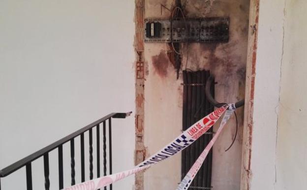 Una tormenta deja granizo y causa daños por un rayo en una finca de Moncada